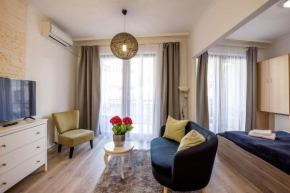 Cozy In the Heart of Budapest with Terrace and Tub